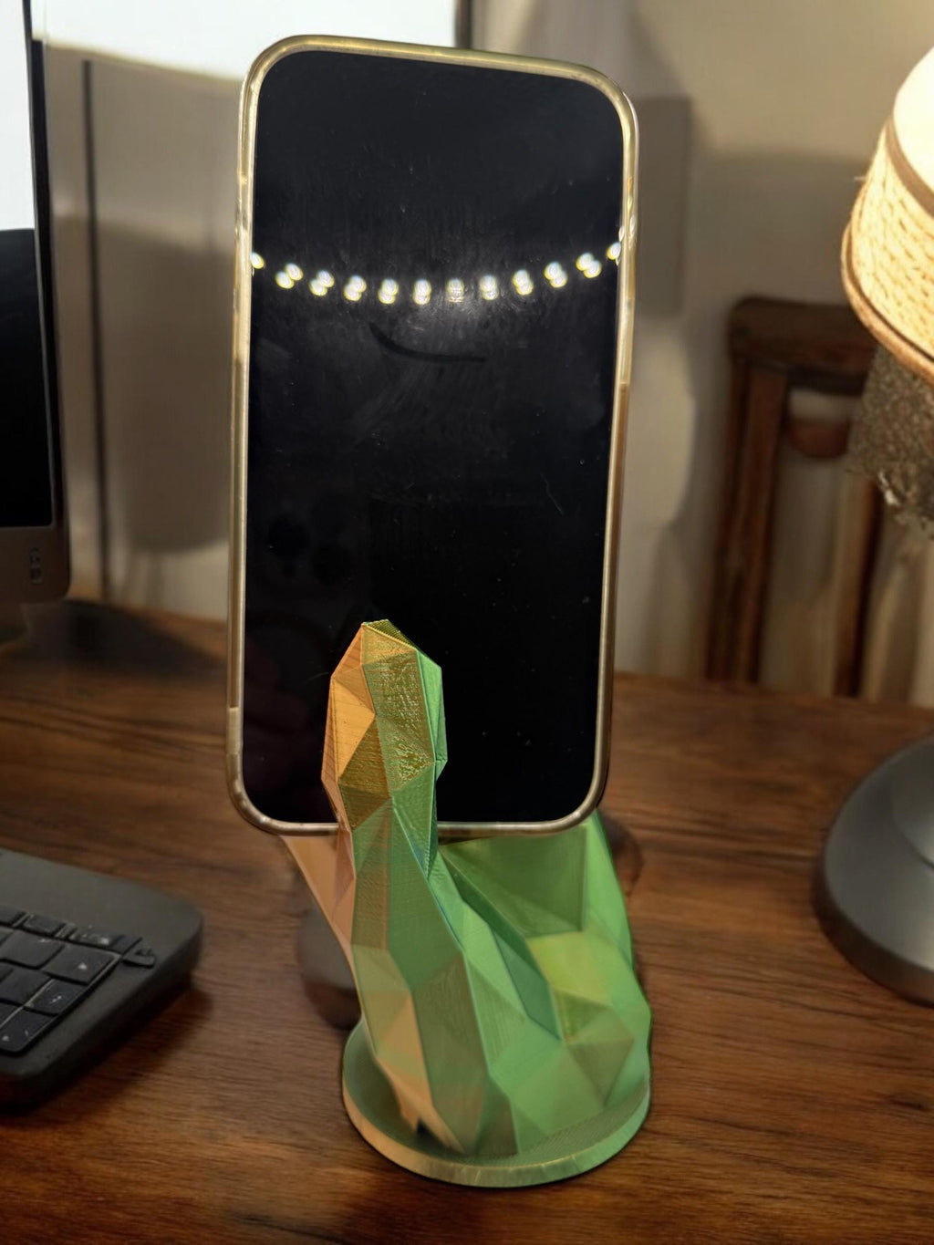 Unique Personalized 3D-Printed Game Controller Holder & Phone Stand - Modern Crystal Design